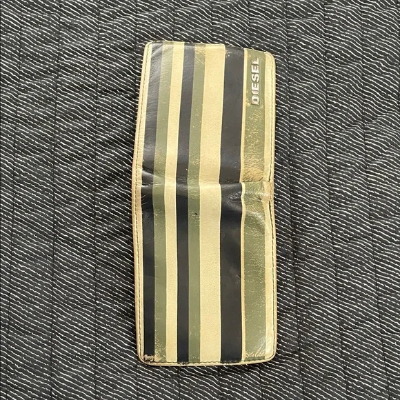 Vintage Leather Diesel Striped Green Wallet and Black True Religion Wallet Set - Picture 5 of 11